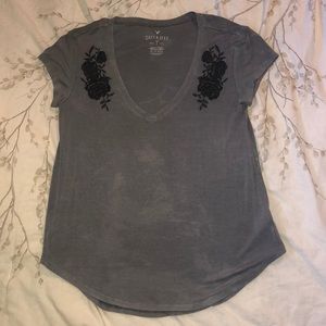 American Eagle V - Neck
